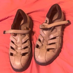 Comforts Leather walking on the clouds